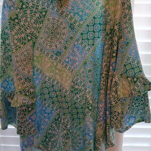 Lightweight Multicolored Bell Sleeve Blouse/ size Medium